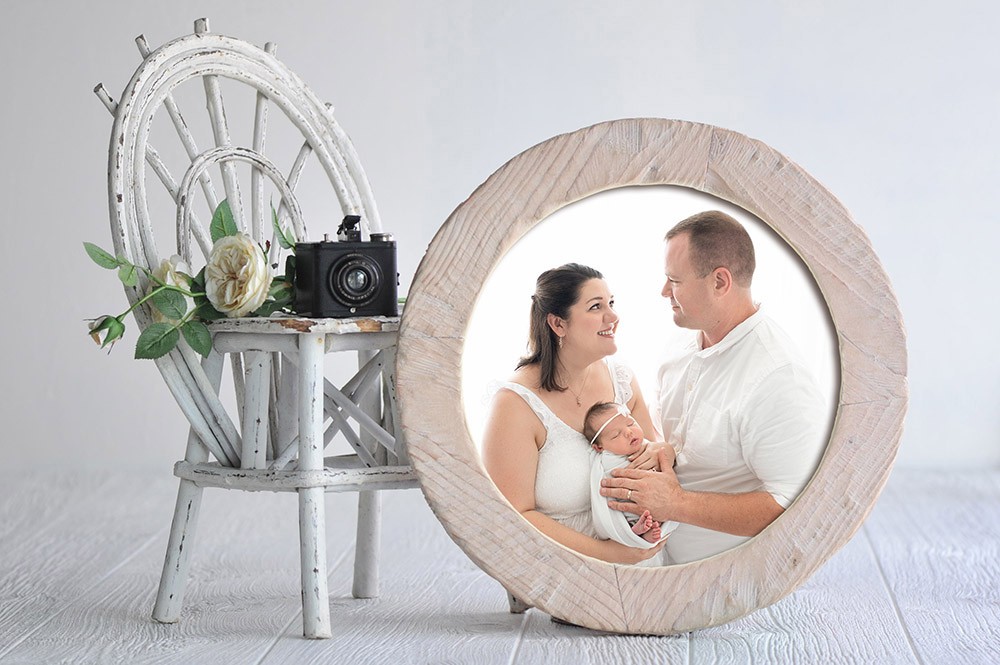 Print Your Family Pictures with this custom round frame